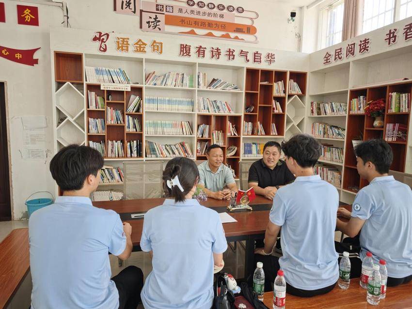 从课堂到田野:走访乡间寻路径,产业调研助振兴.docx